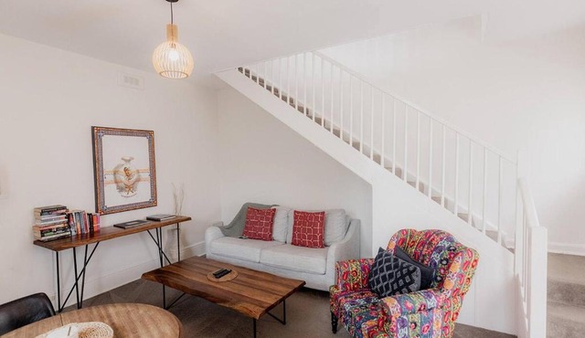 Kelly Street Stables - Apartment 2