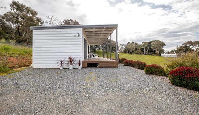 Kenton Views Estate 1 King 1 Queen Bed in Gumeracha