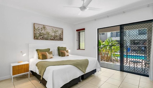 Laguna Edge - Swim-Out Studio, near Sea & Dining in Trinity Beach