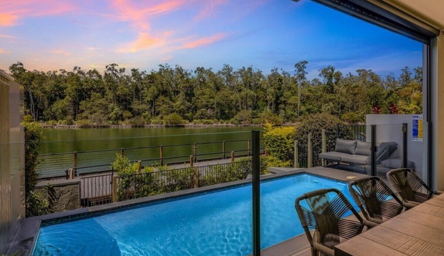 Lakefront Lux-3 Levels-Sauna, Cold Plunge & Pool
