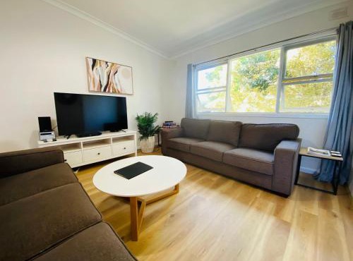 Large Home and Yard Gateway to Barossa, Davoren Park
