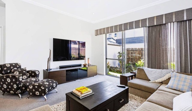 Leederville Life - 2 Bedroom House in West Leederville