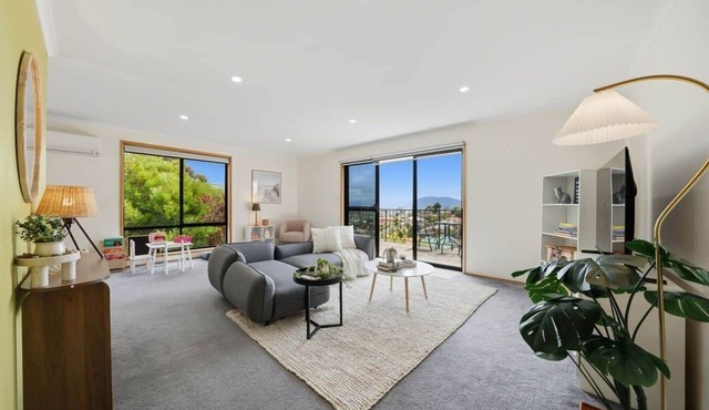 Lenah Valley Hobart Family Home 3 Bedrooms Near City