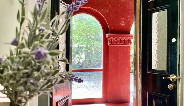 Leura House