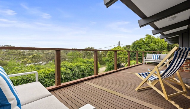 Light-Filled House Near Beaches and Cafés in Mount Martha