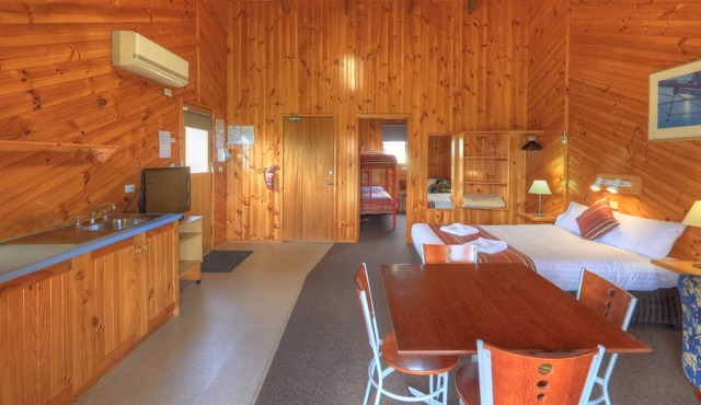Low Head Tourist Park - Caravan Park