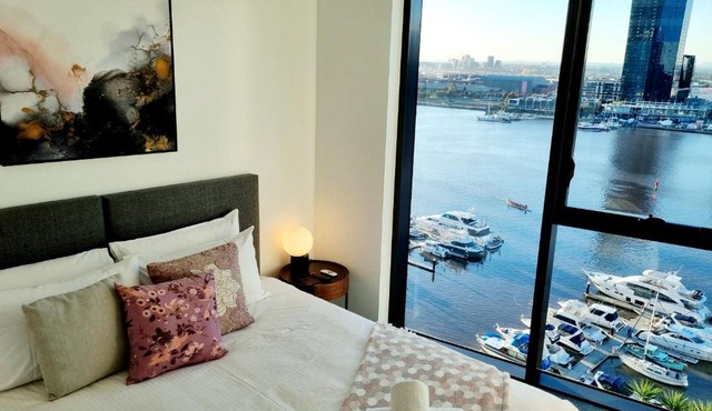 Luxe Waterfront Melbourne in Melbourne
