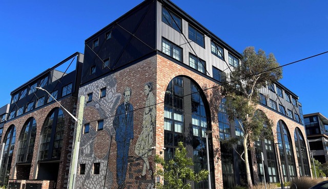 Luxurious 2 Bed 2 Bath Woolstore apartment (aka Kingston Tavern) in Kingston