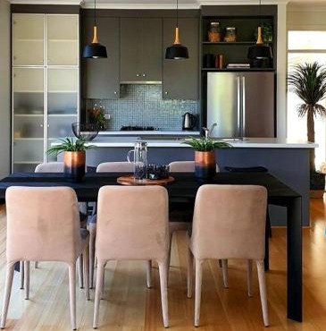 Luxurious beach stay, nearby famous wineries in Aldinga Beach