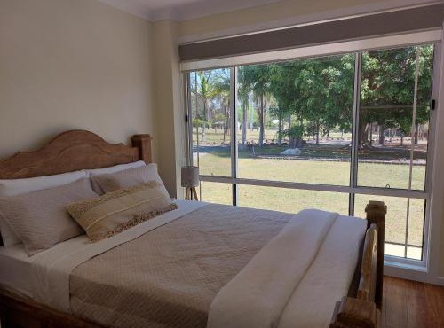 Luxurious Countryside Retreat - Visit our private apartment on our acreage property!