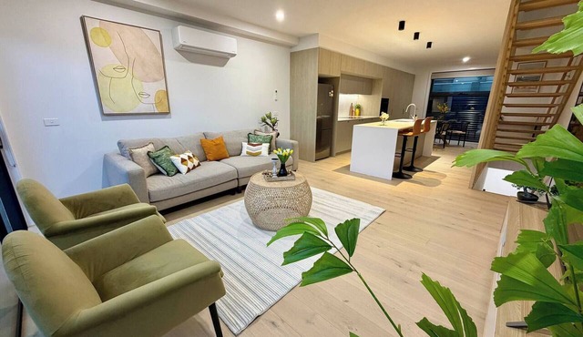 Luxurious Modern and contemporary apartment in Essendon