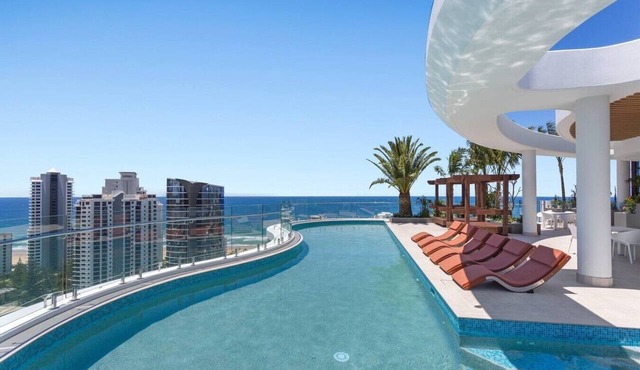 Luxury 3 Brm Apt with Beach Views Lv9 in Broadbeach