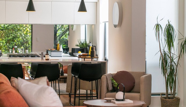 Luxury Adelaide Retreat | Steps to Top Dining & Festivals