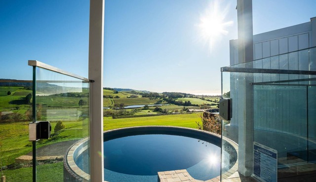 Luxury Coastal Vineyard Escape | Willow Scape | Crooked River Estate