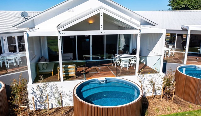 Luxury Coastal Vineyard Escape | Flame Vista | Crooked River Estate