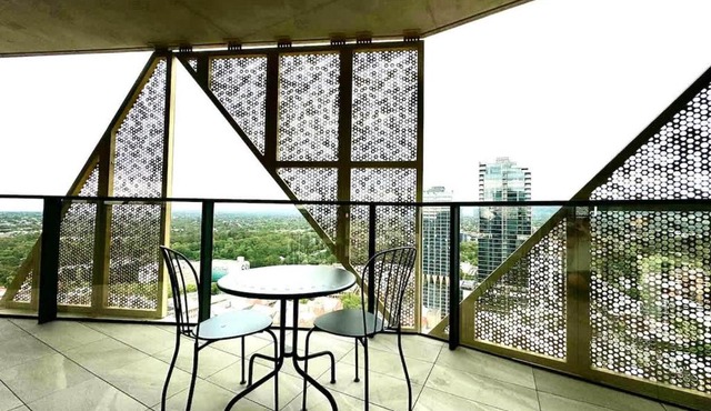 Luxury Living - Beautiful 1BR Apt in Rundle Mall