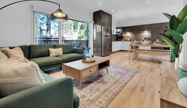 Luxury Modern 3 BR Townhouse with Lockup Garage