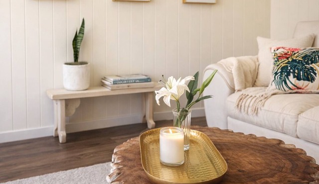 Luxury off-grid retreat with boutique cottage charm and friendly farm animals