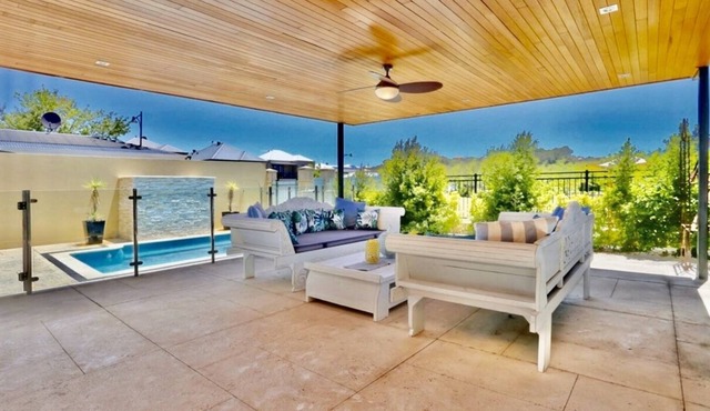 LUXURY VILLA W POOL & SPAS in Munster