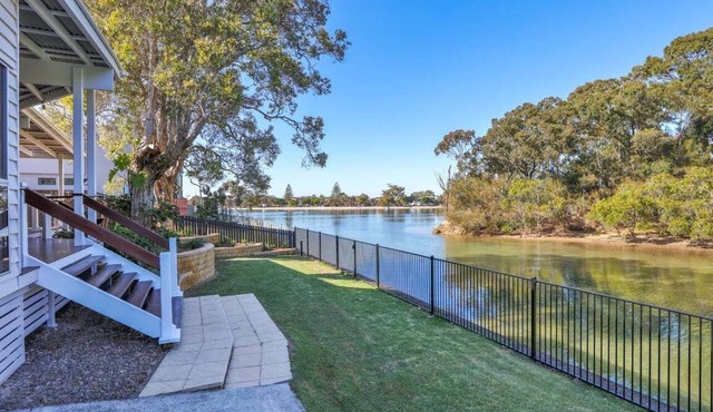 Luxury Waterfront Stay at Tallebudgera Creek