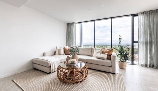 Lv 12 Luxury 3 Bedroom APT Hinterland Views in Broadbeach