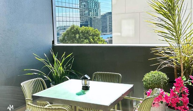 MAANGO 1BR Apt James St Free Parking Balcony