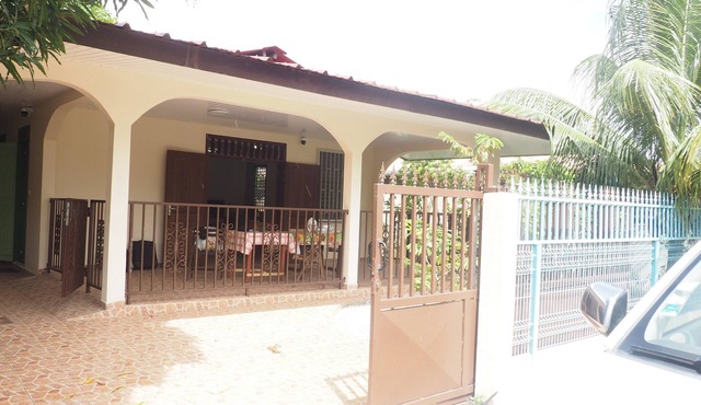 Magnificent house with parking space right in front in Kourou