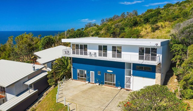 Malibu Crescent Head in Crescent Head