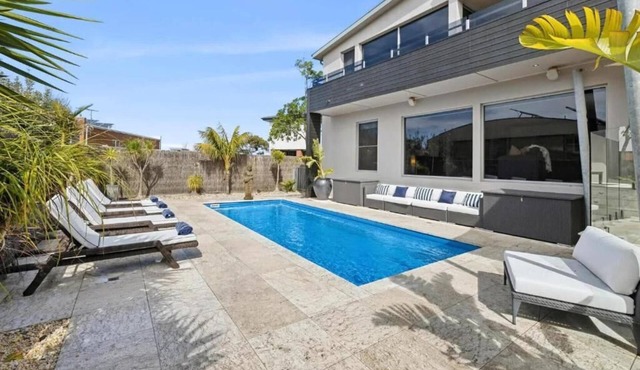 Manna Heaven Luxury Coastal Retreat with Pool