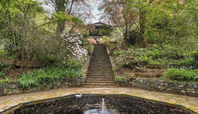 Mawarra Manor Luxury Estate with Indoor Pool, Sauna, Lawn Tennis & Garden Spa