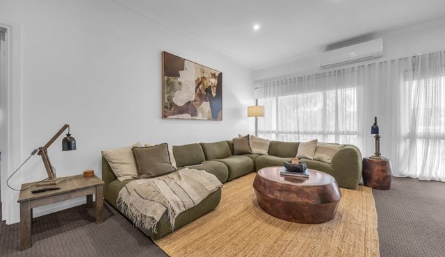 Merimbula Aquarius - 3 bedroom Deluxe Lake View in Merimbula