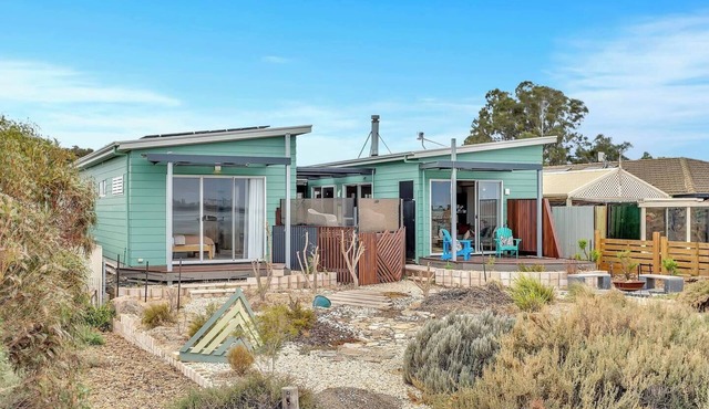 Mermaid Haus Beach Escape with Pool Fire and Style