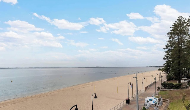 Metawise 2BR Apt Steps to Brighton-le-sands Beach
