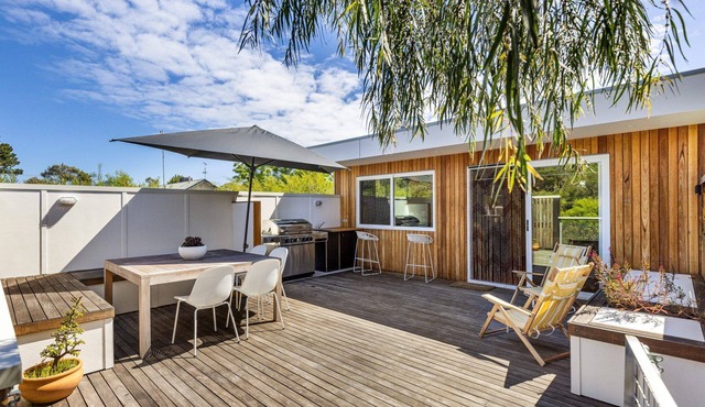 MICHAELS SCANDI ENTERTAINER 2 LEVEL BEACH HOUSE, RYE in Rye