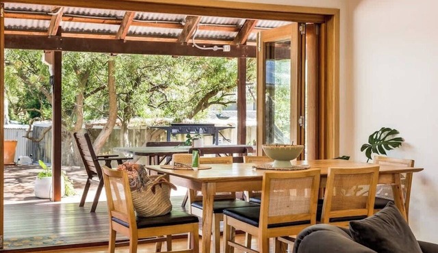 Mika Cabin—Breezy Family Haven, Easy Walk to Beach