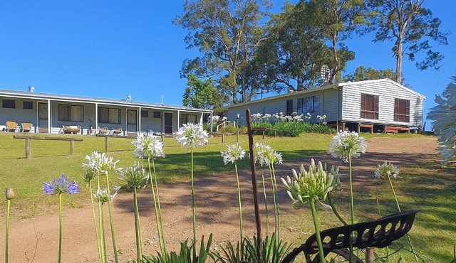 Minimbah Fishing Lodge: unique riverside cabins and camping, waiting for groups!