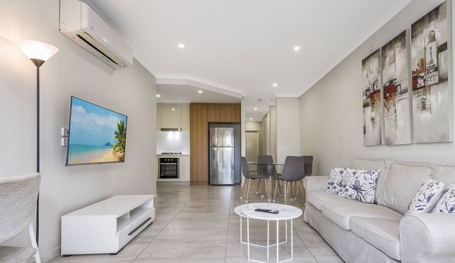 Mirrabooka 3-Bed Close to Shopping Centre in Mirrabooka
