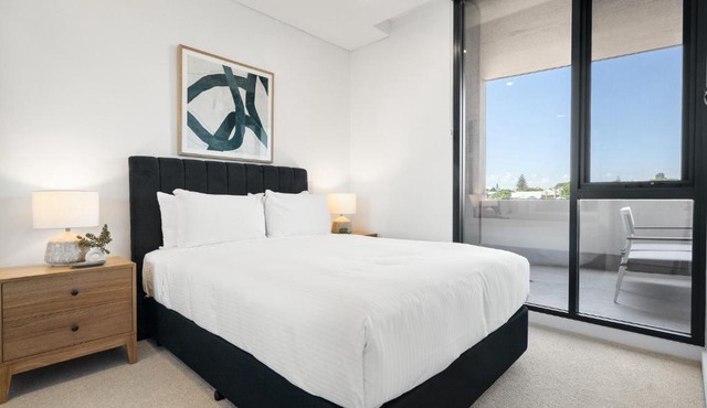 Modern 1-Bed Apartment with Views in Fremantle