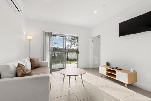 Modern 1 Bed Apartment - 6 Min Walk to Callala Beach