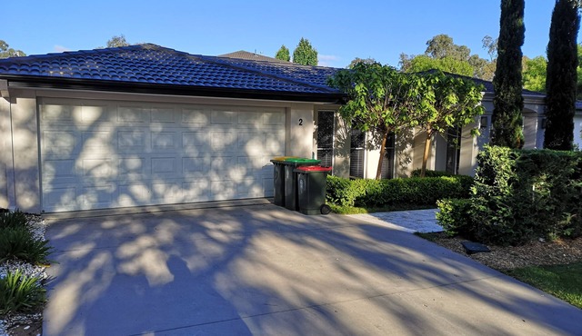 Modern 2BR/1BA/2+CAR Home in Central Canberra in Campbell