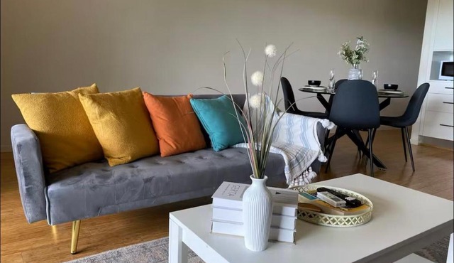 Modern 2BR Retreat - 5min to CBD & Free Parking