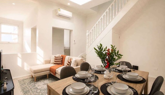 Modern 3BR Glebe Terrace w BBQ & Pet Friendly.