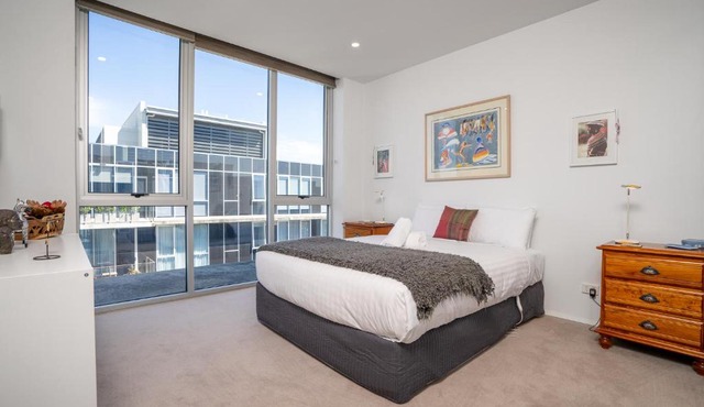 Modern 3BR Home 5 mins away from Parliament House - Hosted by Canstay