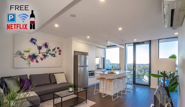 Modern Central 2 Bed Carpark Wifi Netflix Pool Gym in Spring Hill
