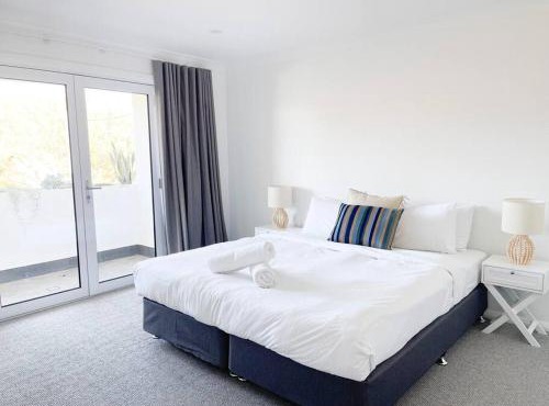 Modern Central Retreat 1