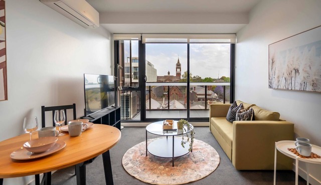 Modern Hawthorn 1BR Walk to Cafes & Transport