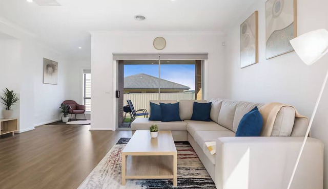 Modern Lucas Comfort Quiet, Beautiful & Spacious