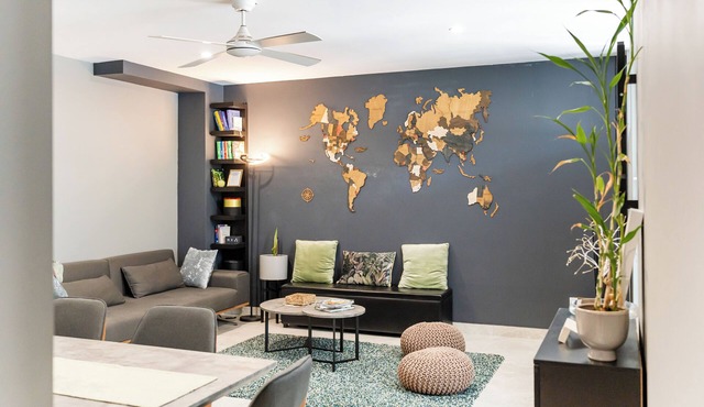 Modern & Stylish - Private Condo/Apartment (Self-contained)