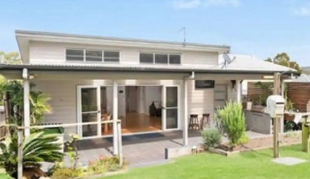 Mona Vale Beach House - Garden, BBQ & Pet Friendly in Mona Vale
