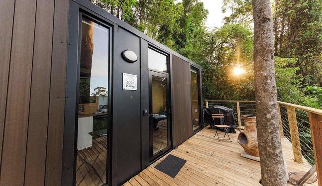 Montville Retreat Milan by Tiny Away